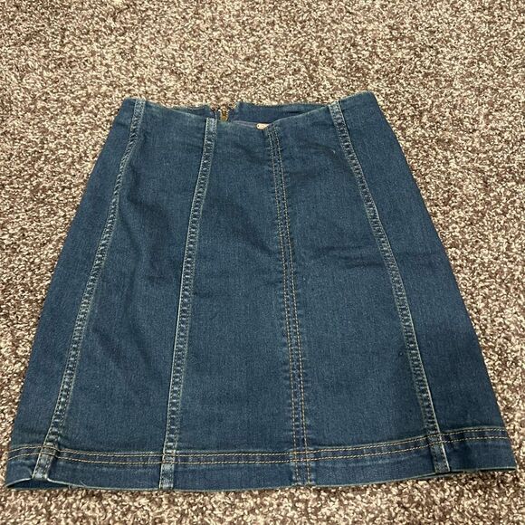 Free people denim skirt || 0 - Picture 1 of 3